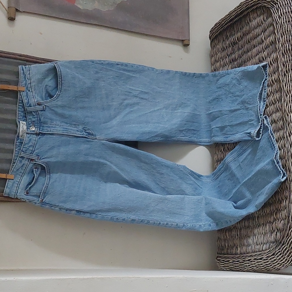 Abercrombie & Fitch The 90's Relaxed High Rise Curve Love Jeans - Picture 9 of 10